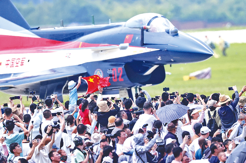 舔嫩穴揉搓大奶长春航空展迎来首个公众日